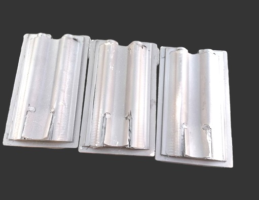 ต้นแบบชิ้นส่วนซ่อมสายพานของรถถังหลักรุ่น T 84 OPLOT M OPLOT M 4